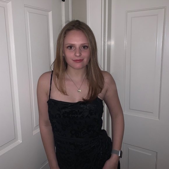 Meet your Posher, Dalia - Picture 1 of 1